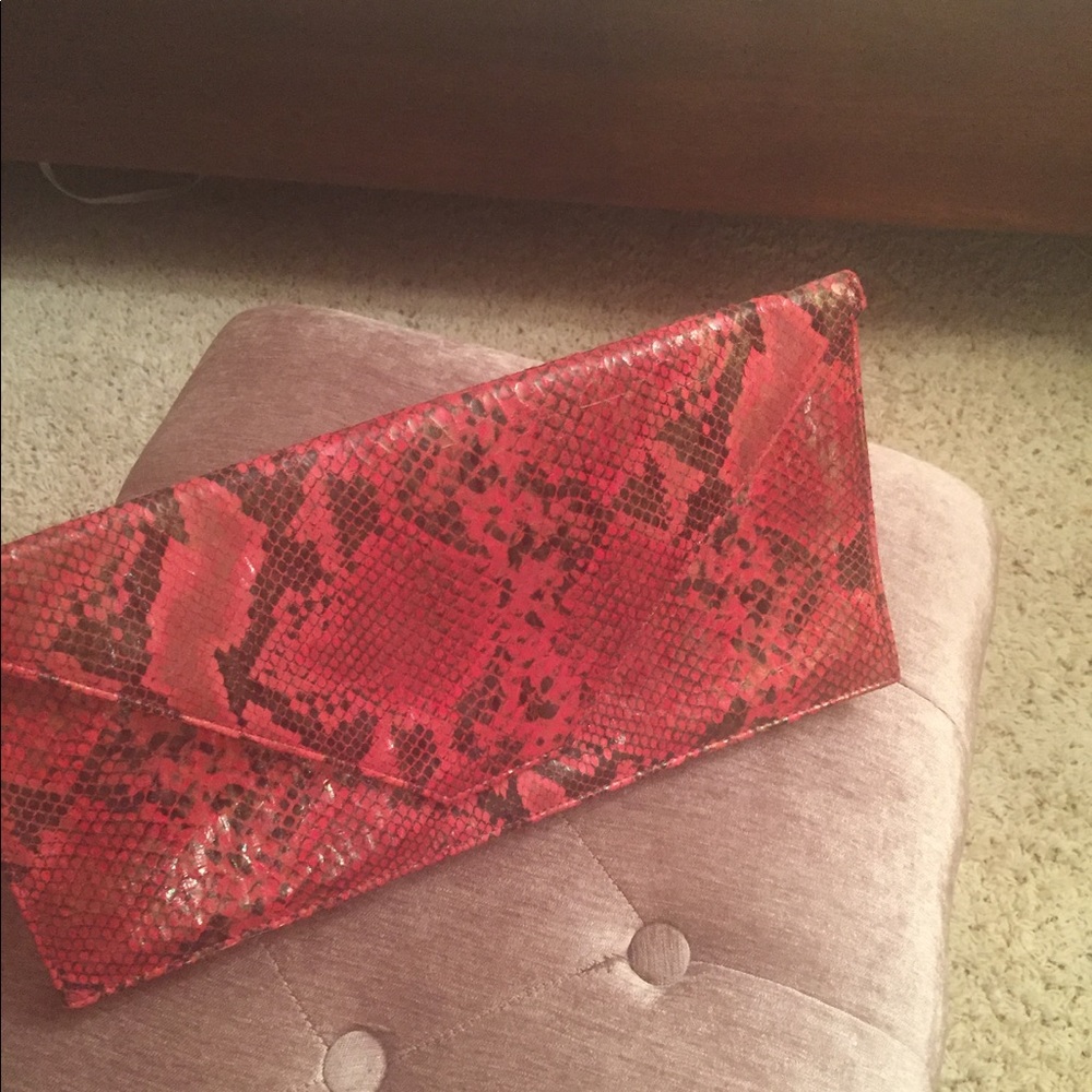 Clutch - Picture 2 of 7